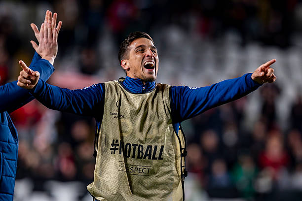 MADRID, SPAIN - MARCH 19: Oscar Trejo of Rayo Vallecano celebrates with his teammates after winning the UEFA Conference League 2025/26 round of 16 second leg match between Rayo Vallecano de Madrid and Samsunspor at Estadio Vallecas on March 19, 2026 in Madrid, Spain. (Photo by Alberto Gardin/Eurasia Sport Images/Getty Images)