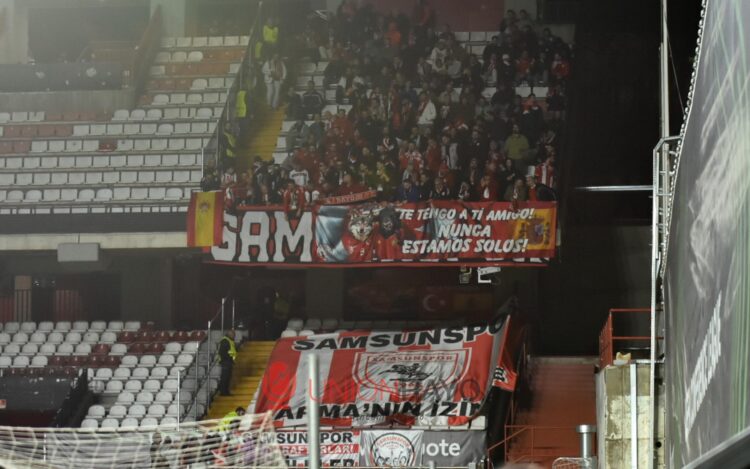 Cerca de 300 aficionados del Samsunspor estuvieron presentes en Vallecas 1 e6bd2b55 8e55 4277 9ea4 95f5bf1559cd